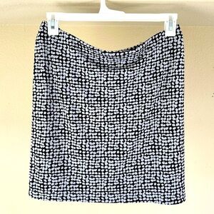 skirt Size L women's black white pattern w17